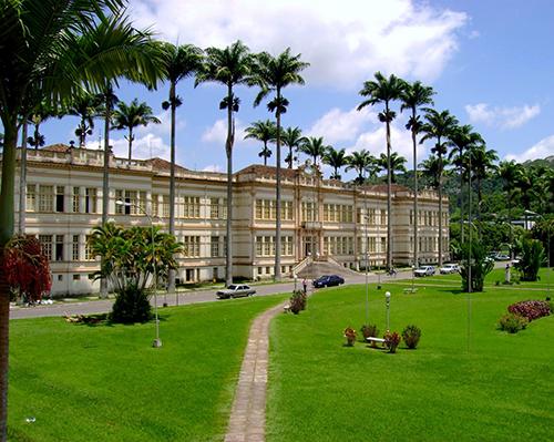 The main building on the campus of the Universidade Federal de Viçosa